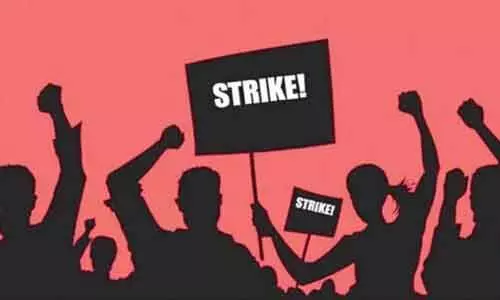 Demanding Rs 50000 COVID allowance, 350 Intern doctors on strike in Nagpur