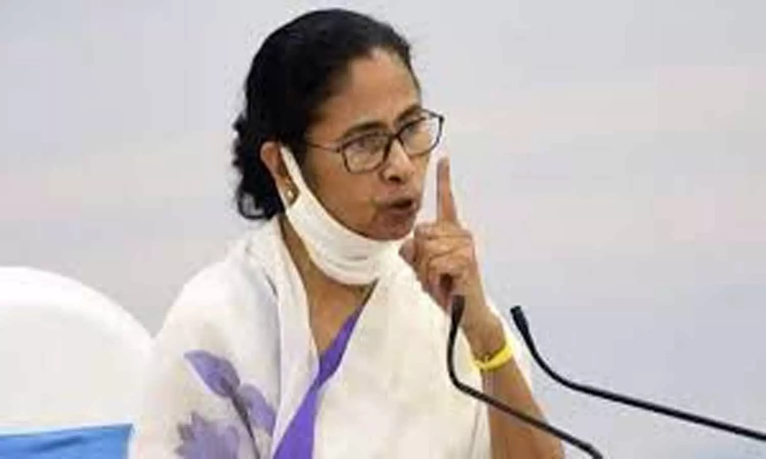COVID 19 in WB: CM Banerjee orders hospitals to train locals for basic jobs after nurse exodus