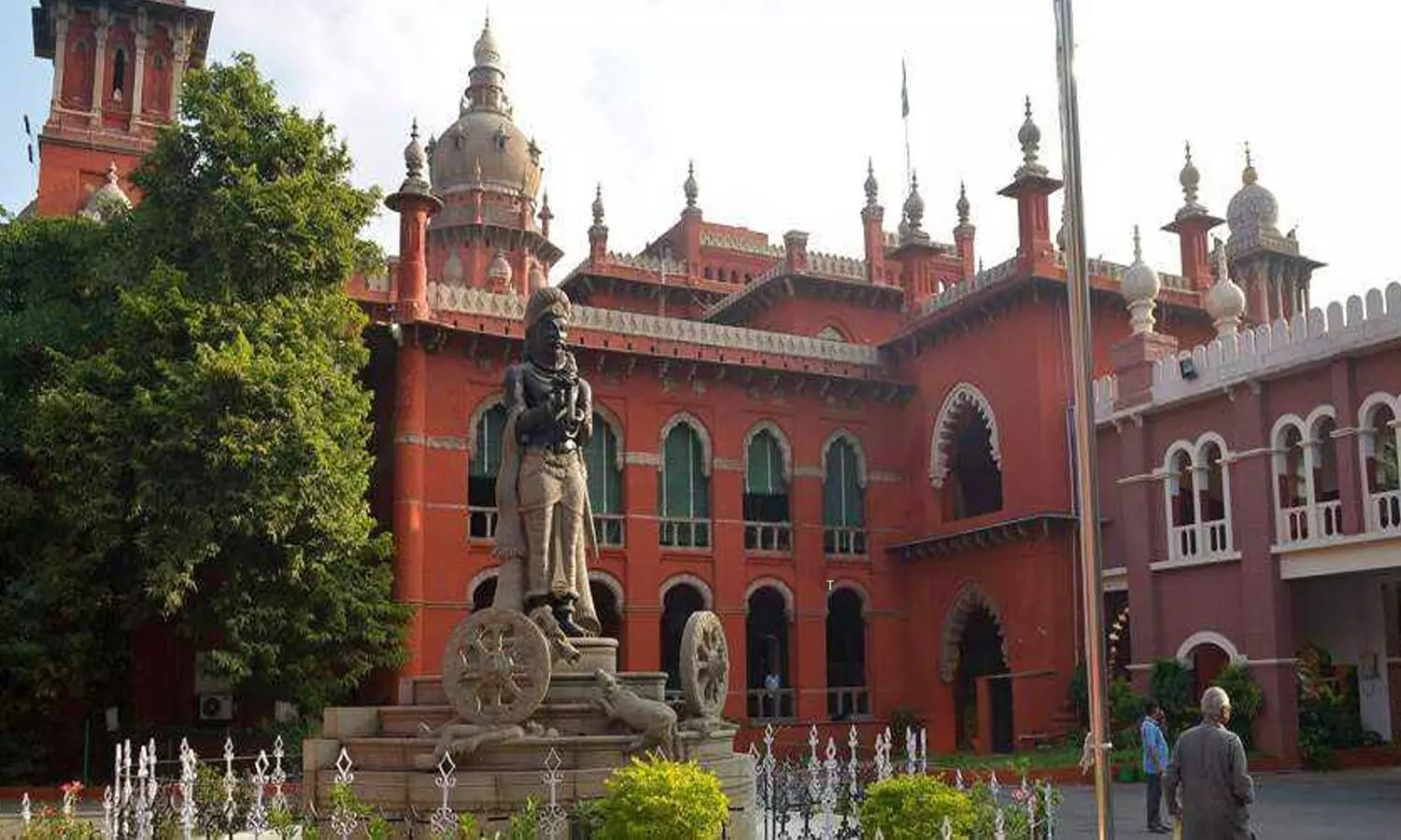 High Court stays order Barring Dental College to admit students
