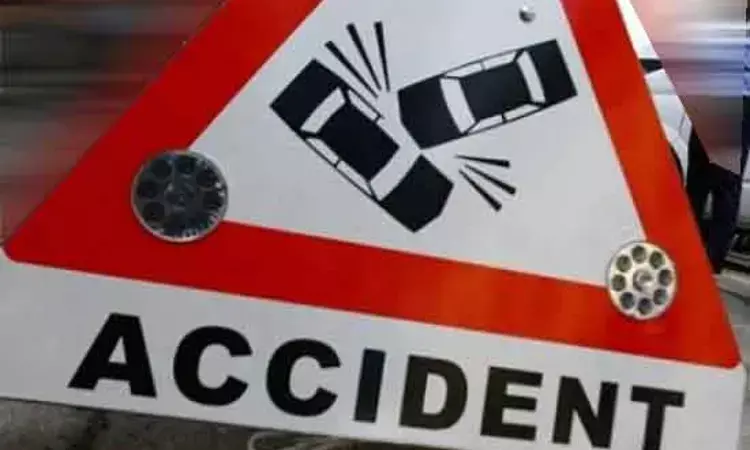 Karnataka: Doctor allegedly knocks down pedestrian with speeding car