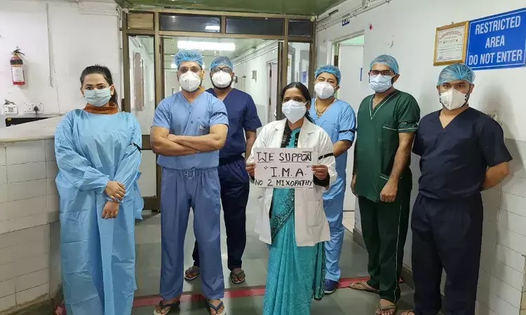 Protest against Mixopathy: Doctors across country refrain from OPD, wear black band