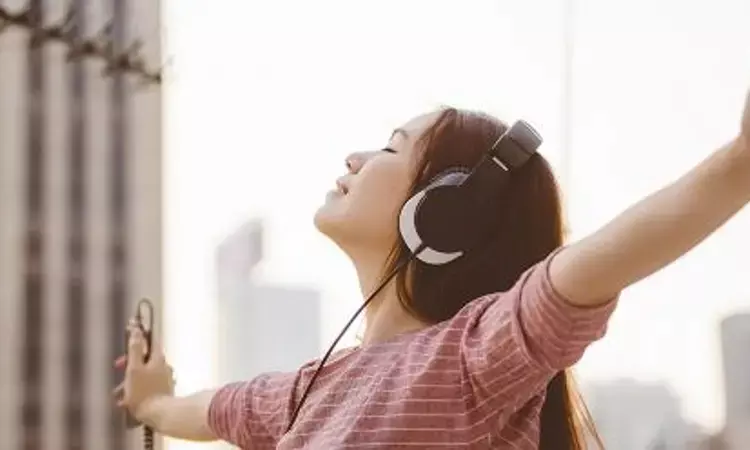 Smartphone-delivered music therapy beneficial in migraine;finds study