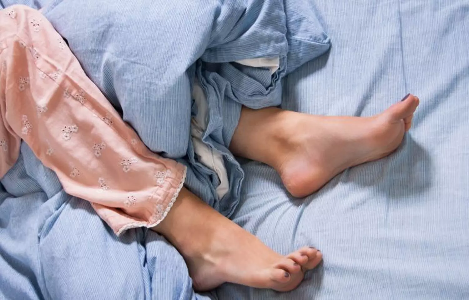 Antacids use linked to increased risk of restless leg syndrome: Study