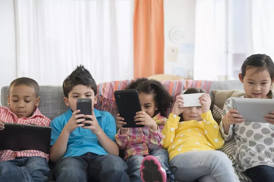 High Screen Time Affects Psychosocial Well-being of Pre-schoolers, Warns Study