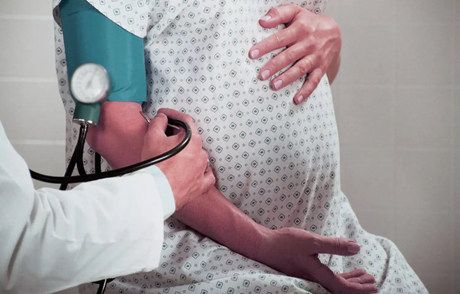 High blood pressure treatment in pregnancy is safe, prevents maternal heart risks