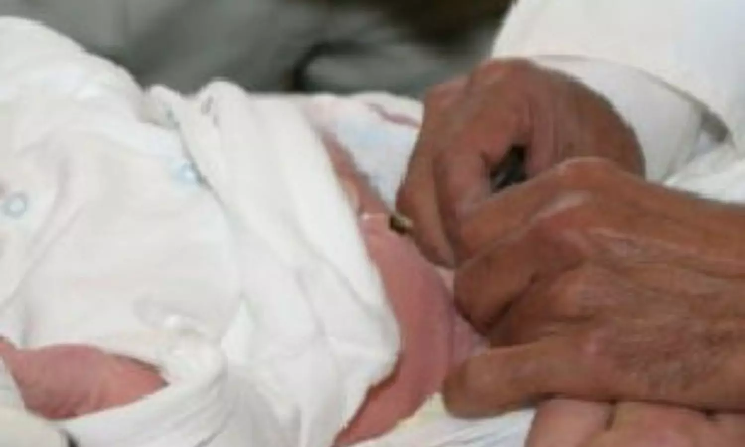 Serious complications, death after neonatal circumcision higher  than believed, study finds