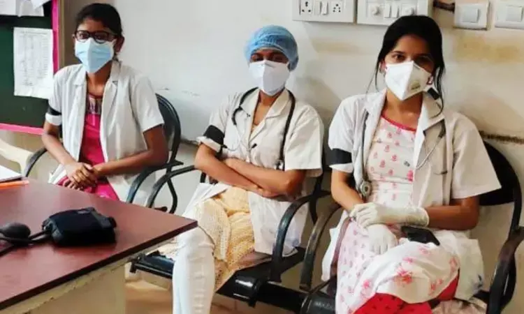 Delhi: Nurses protest over pending COVID compensation, threaten indefinite strike