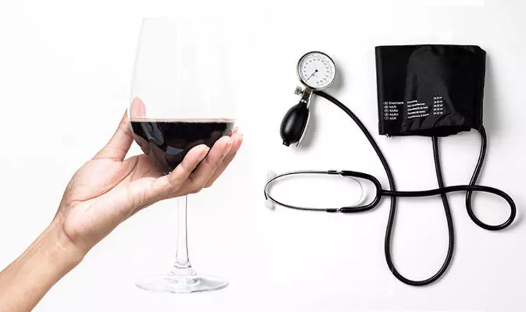 Alcohol Consumption Raises Risk of Developing Hypertension in Men