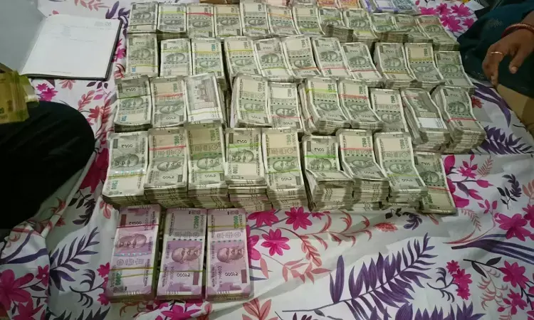 Anti Corruption sleuths recover Rs 1.12 crore cash from Bhubaneshwar based Gynecologist