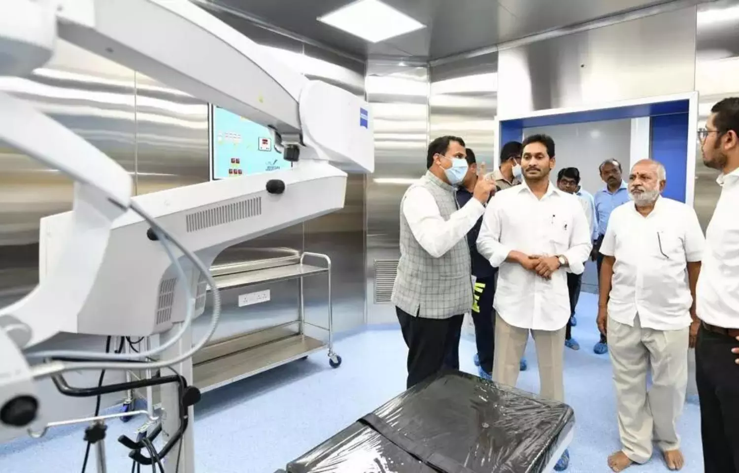 Andhra CM inaugurates 150 bedded eye hospital