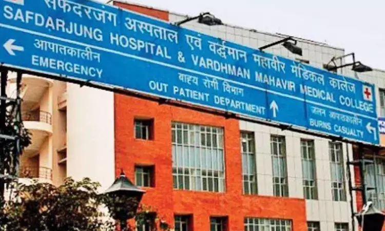 Safdarjung Hospital Resident Doctors complain of lack of hostel rooms
