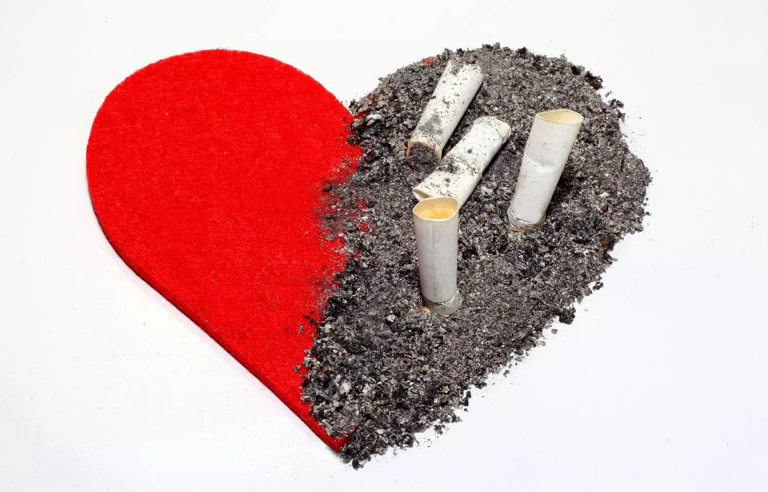 Cigarette smoking may double risk of developing heart failure, finds study