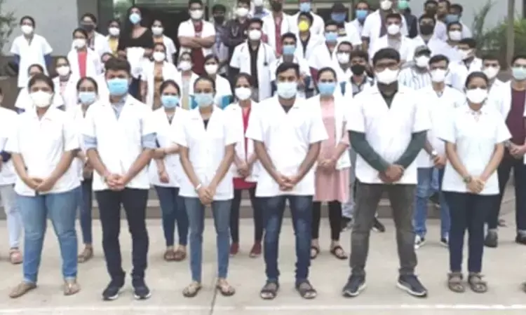 Consider our Residency as Bond Service: 4,000 Gujarat Doctors on Strike, Shut OPD