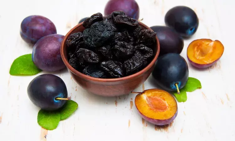 Daily consumption of prunes preserves hip BMD in postmenopausal women