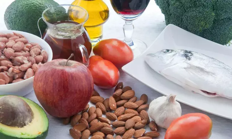 Lowering cholesterol through diet reduces prostate cancer risk: Study