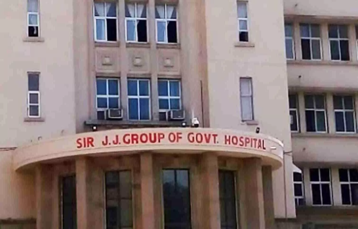 Mumbais JJ Hospital sees rush of VIP Patients