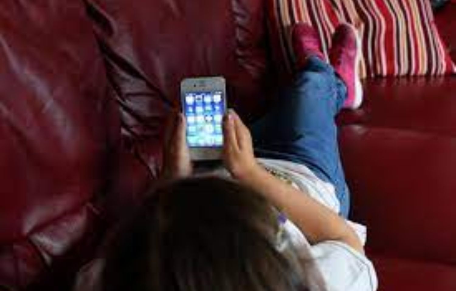 Smartphone-based interventions show promise for reducing alcohol and cannabis use: New research