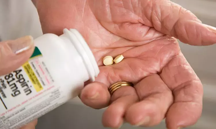 Stopping aspirin when on warfarin lowers risk of bleeding, finds JAMA study