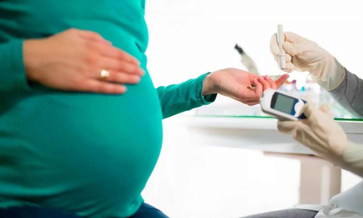 Universal screening most reliable method of diagnosing gestational diabetes mellitus