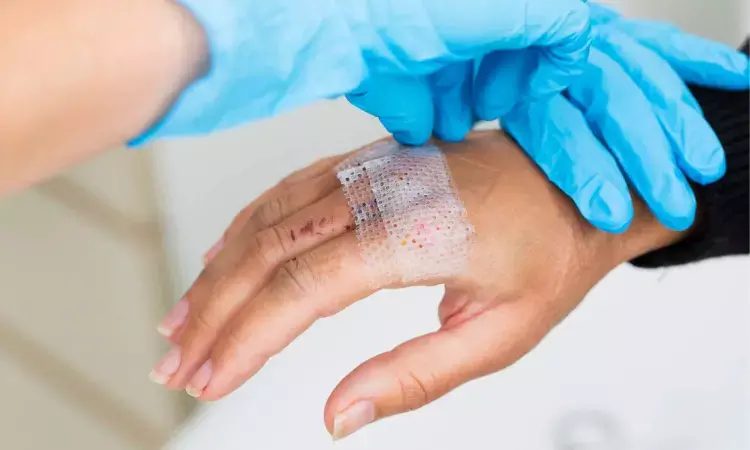 Wireless smart bandage may help  heal chronic, refractory wounds