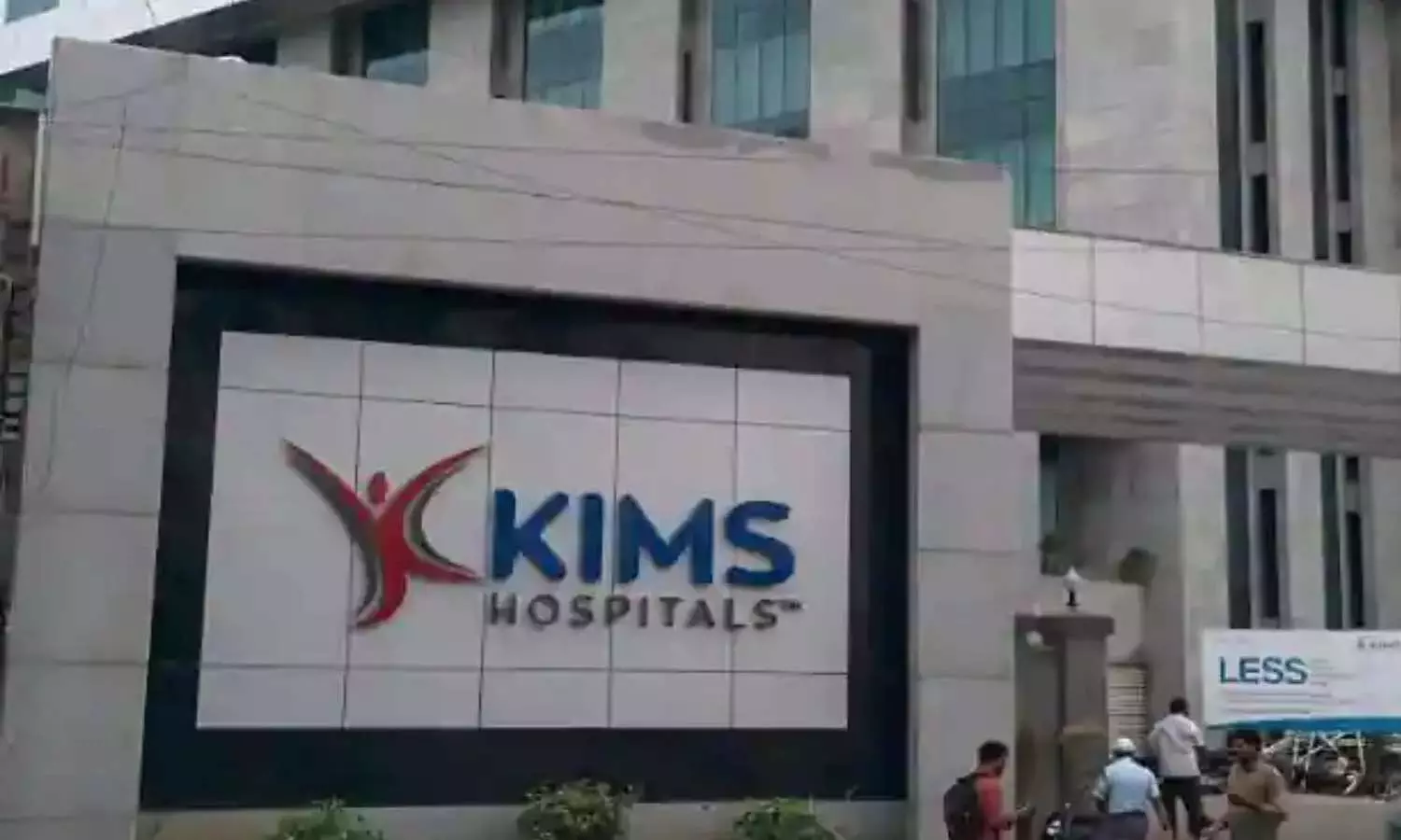 36-year-old Zambian nurse undergoes rare surgery at KIMS Hospitals