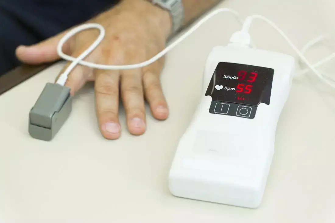 Pulse oximetry better than  Pulp Sensibility Tests for Assessing Pulpal Health in Permanent Teeth