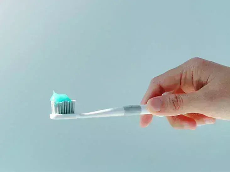 Sanitisation of toothbrushes with novel mouthwash reduces number of live microorganisms