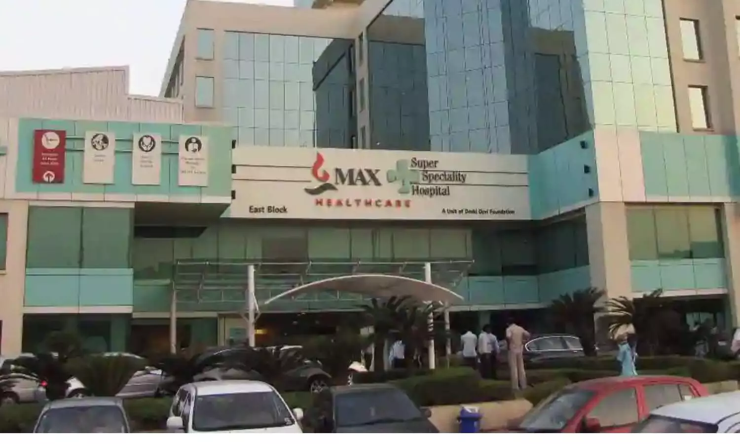 Doctors at Max Super Speciality Hospital successfully remove bilateral adrenal tumours from 51-year-old patient