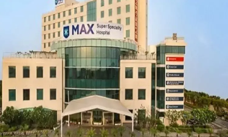 Doctors at Max hospital, Shalimar Bagh performs revision total knee replacement surgery on 92-year-old man