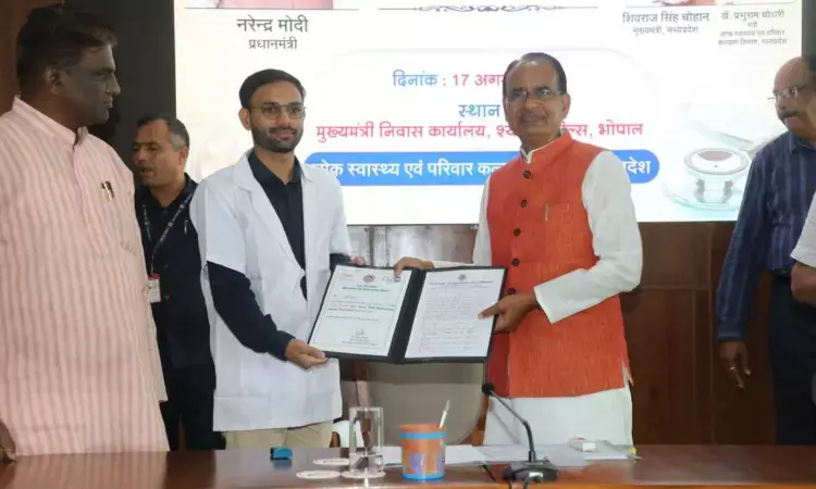 MP CM Chouhan distributes appointment letters to 287 doctors