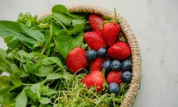 Addition of whole berries and leafy vegetables to diet beneficial for women with gestational diabetes