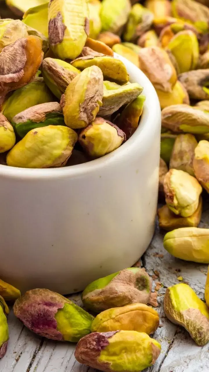 8 Good Reasons To Eat A Few Pistachios Every Day