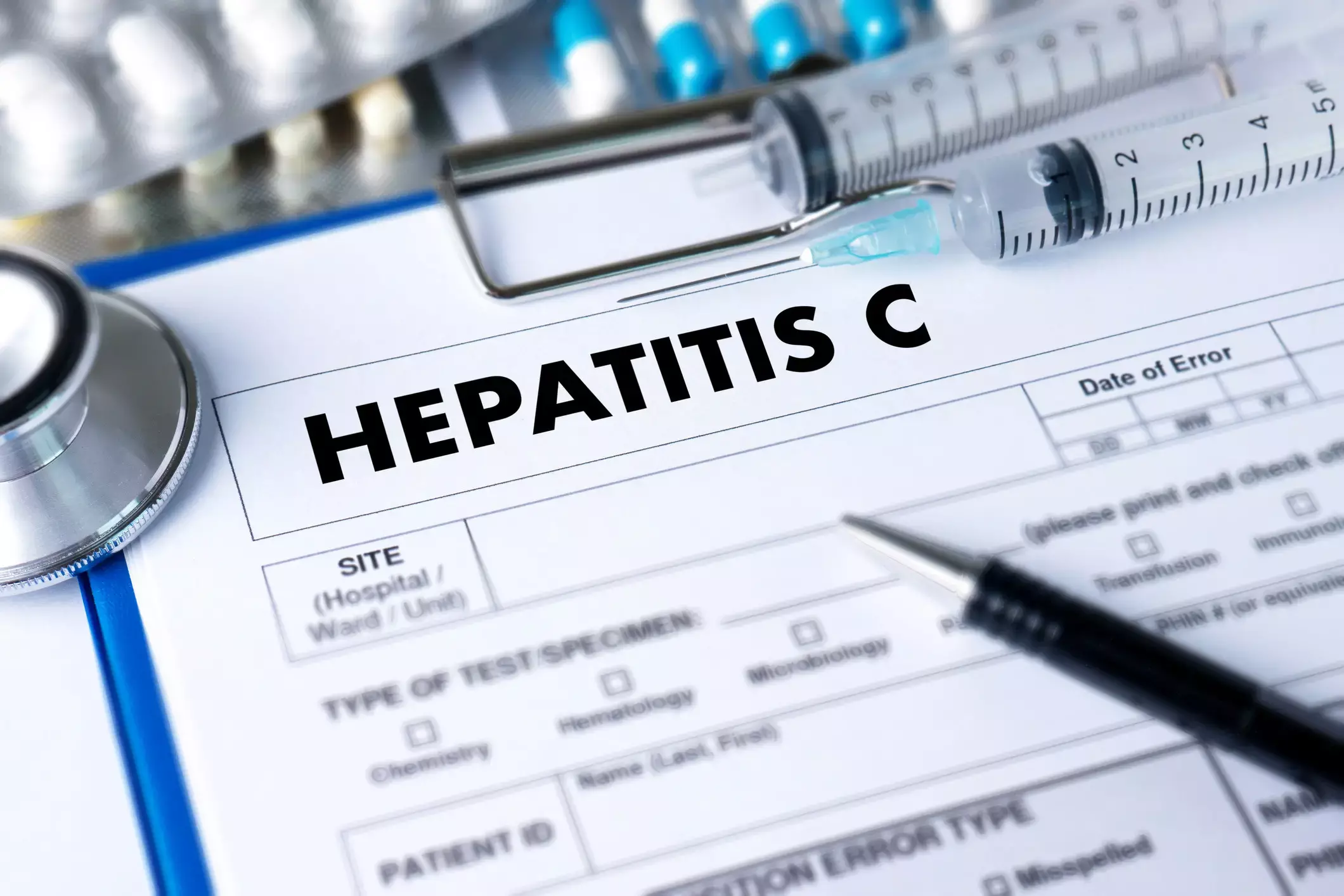 High viral load and bleeding before delivery may increase risk of perinatal transmission of hepatitis C