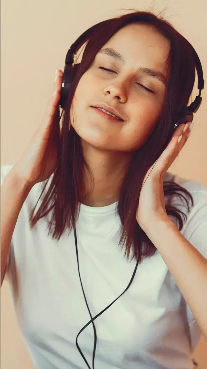 Research Indicates Music Listening Can Enhance Brain Function