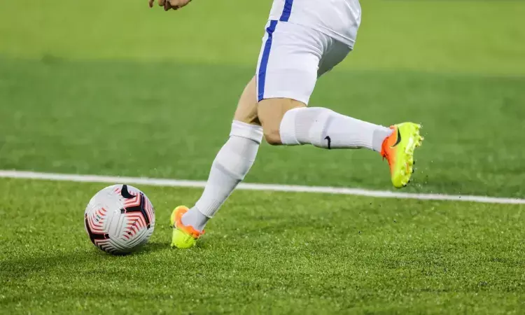 Higher incidence of accessory ossicles  found in foot and ankle among male professional soccer players