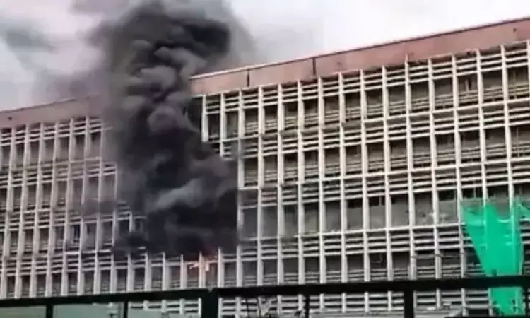 Fire breaks out at teaching block of Delhi AIIMS, Office records gutted