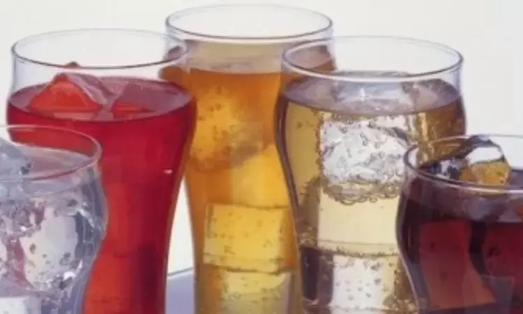 Consumption of sugary drinks may increase the risk of periodontal disease