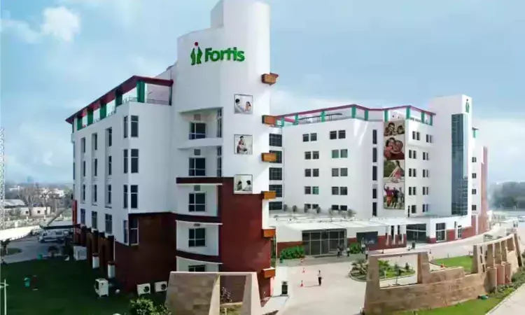 Fortis Hospital doctors treat pregnant woman suffering from spinal TB, paralysis