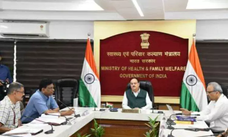 Union Health Minister emphasizes on continuous dialogue with pharma, medical devices industry to ensure highest quality of products
