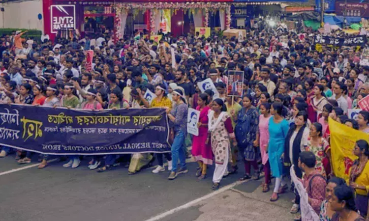 West Bengal: Doctors give 24 hour ultimatum to govt, threaten hunger strike