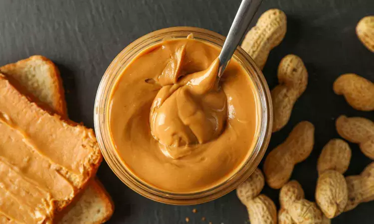 Therapy helps peanut-allergic kids tolerate tablespoons of peanut butter, reports research