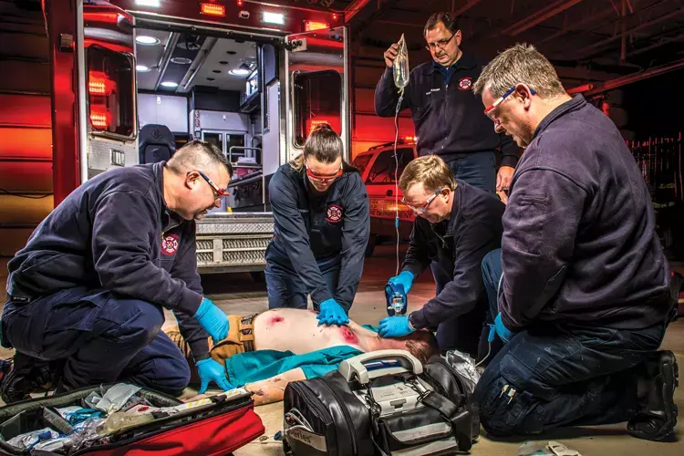 Prehospital Resuscitative Thoracotomy feasible and improves survival in traumatic cardiac arrest : JAMA