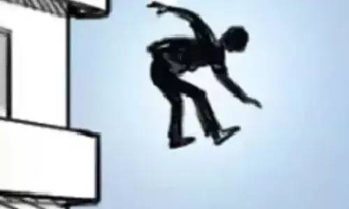 Oral Cancer Patient Jumps to Death from Noida ESIC Hospital. Oral Cancer Patient Jumps to Death from Noida ESIC Hospital.