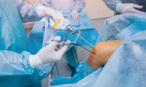 ACL Reconstruction With Internal Bracing: Comparable Early Functional Outcomes Without Increased Short-Term Complications: Study