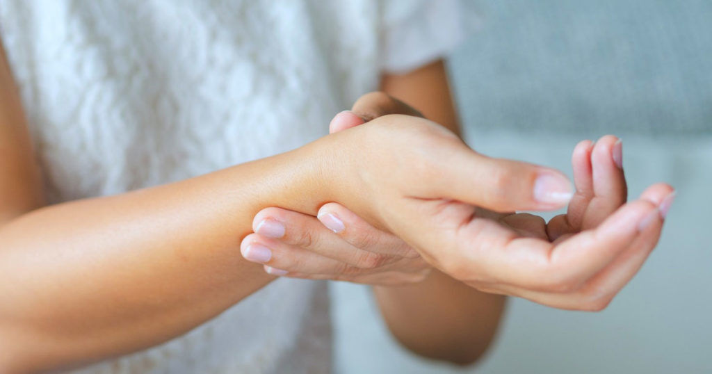 Distal Closing-Wedge Radial Osteotomy Effective First-Line Treatment for SNAC Wrist: Study