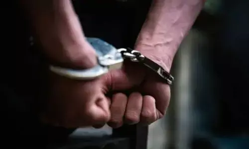 ACB Nabs Doctor, Hospital Worker Taking Bribe for Free Family Planning Surgery in Maharashtra.