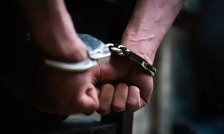 ACB Nabs Doctor, Hospital Worker Taking Bribe for Free Family Planning Surgery in Maharashtra. ACB Nabs Doctor, Hospital Worker Taking Bribe for Free Family Planning Surgery in Maharashtra.