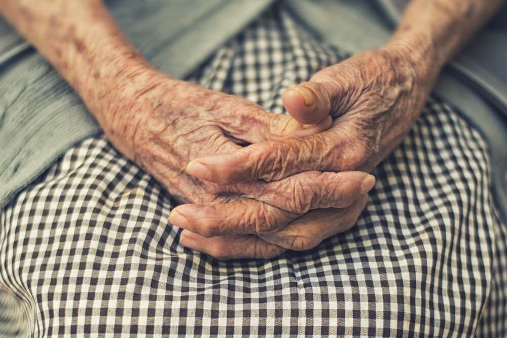 Trapeziectomy with ECRL Ligament Reconstruction Improves Outcomes in Thumb CMC Osteoarthritis: Study