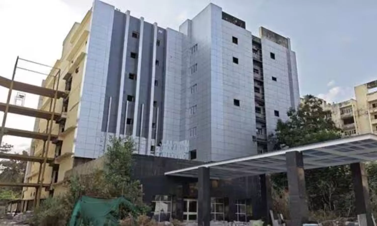 Bombay HC Contempt Plea Filed Against ESIC Over Delay in Reopening Andheri Hospital. Bombay HC Contempt Plea Filed Against ESIC Over Delay in Reopening Andheri Hospital.