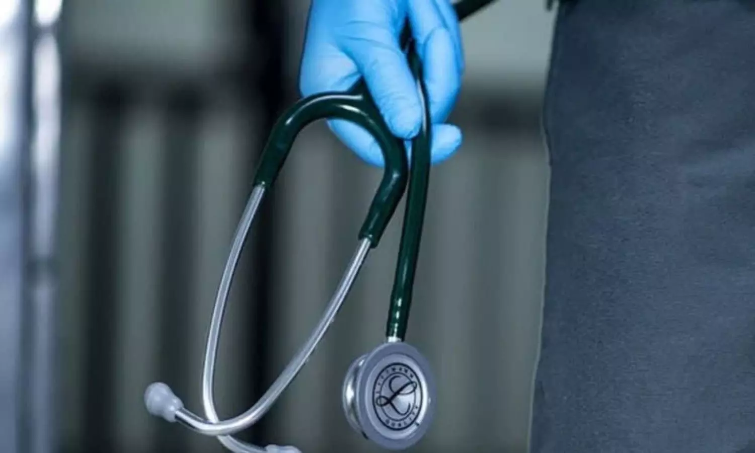 Mumbai Woman Undergoes Second Surgery After Gauze Allegedly Left Inside Abdomen During Delivery. Mumbai Woman Undergoes Second Surgery After Gauze Allegedly Left Inside Abdomen During Delivery.